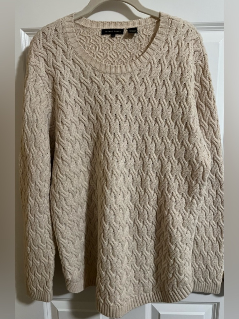Good condition Jeanne Pierre 109% cotton cream seater. Size XXL